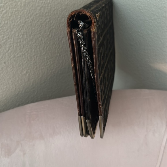 Vintage Fendi envelope clutch with added chain strap - Picture 2 of 4